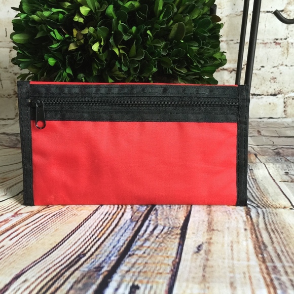 Disney Tigger Tri-fold Checkbook Wallet - Picture 4 of 8